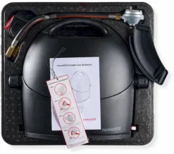 NomadiQ Draagbare Gasbarbecue - Zwart -Oase Velda Winkel 1900 1900 c2vydmljzt1pbwfnzxmmc3jjpwh0dhbzjtnbjtjgjtjgd3d3lm5vbwfkaxfiyneuy29tjtjgd3aty29udgvudcuyrnvwbg9hzhmlmkyymdiwjtjgmdclmkzub21hzglrlwjics1ib3gtb3blbi0xlmpwzyzjywn