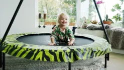 EXIT TOYS Exit Tiggy Junior Trampoline Met Beugel - Ø 140 Cm - Groen -Oase Velda Winkel 675 1200 exit 10 00 75 40 int 7