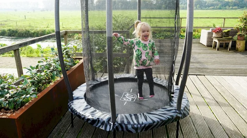 EXIT TOYS Exit Tiggy Junior 140 Cm Trampoline Met Net - Zwart/grijs 10 EXIT TOYS Exit Tiggy Junior 140 Cm Trampoline Met Net - Zwart/grijs - Afbeelding 8
